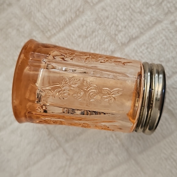 Sharon Cabbage Rose 2 sets of Salt and Pepper Shakers Depression Glass - Picture 8 of 12